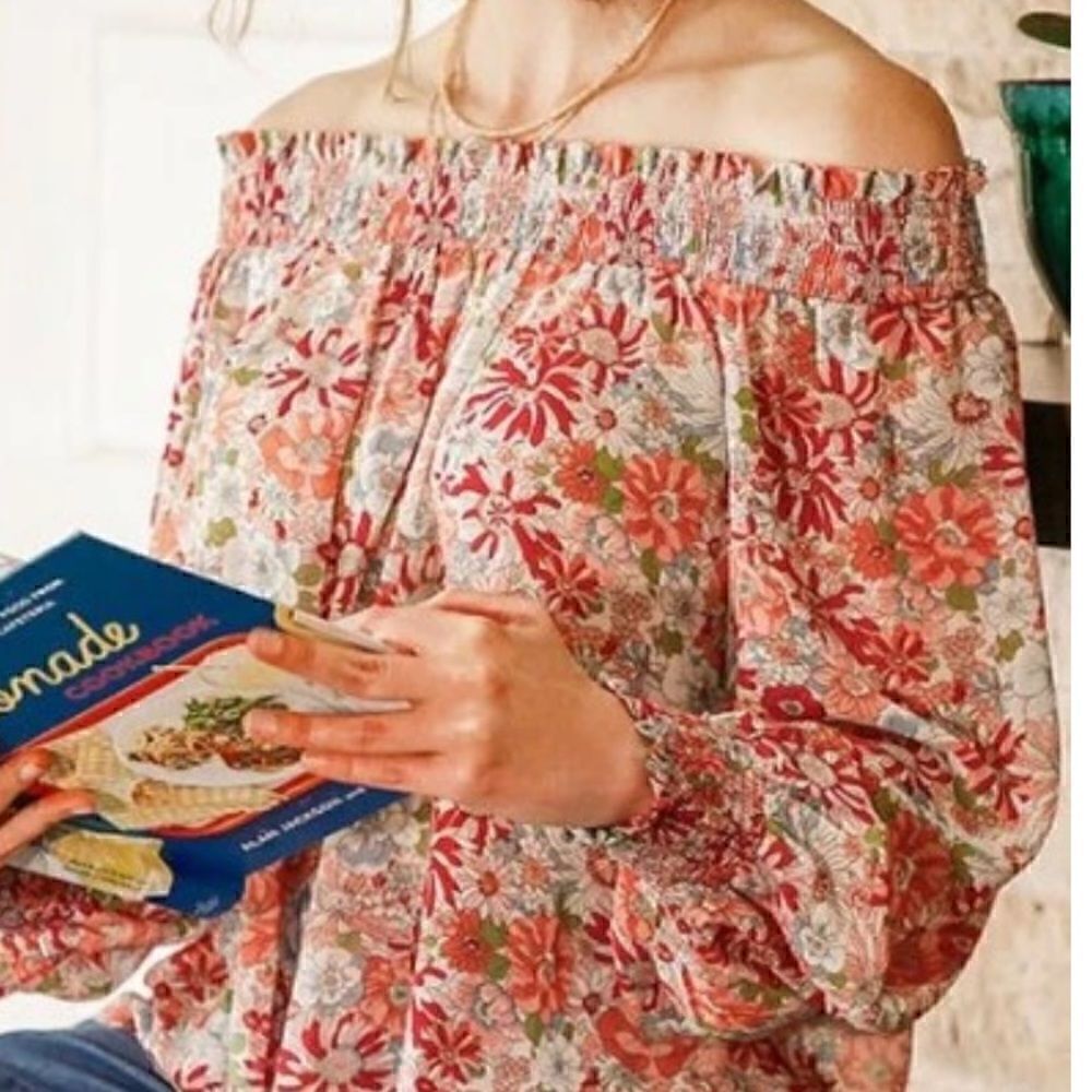UMGEE Red and Pink Floral Off the Shoulder  Hi/lo top with smocking-like new!